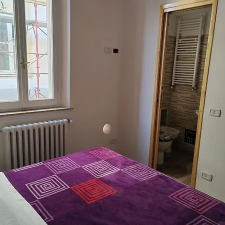 Casa Via Gobetti * パルマ